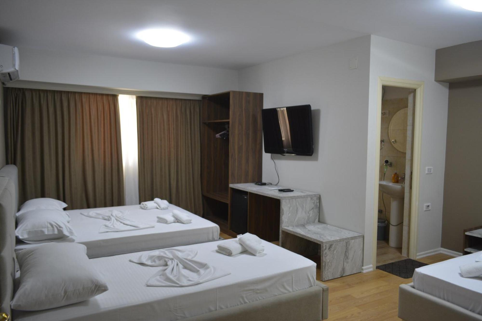 Hotel Her Wlora Zewnętrze zdjęcie