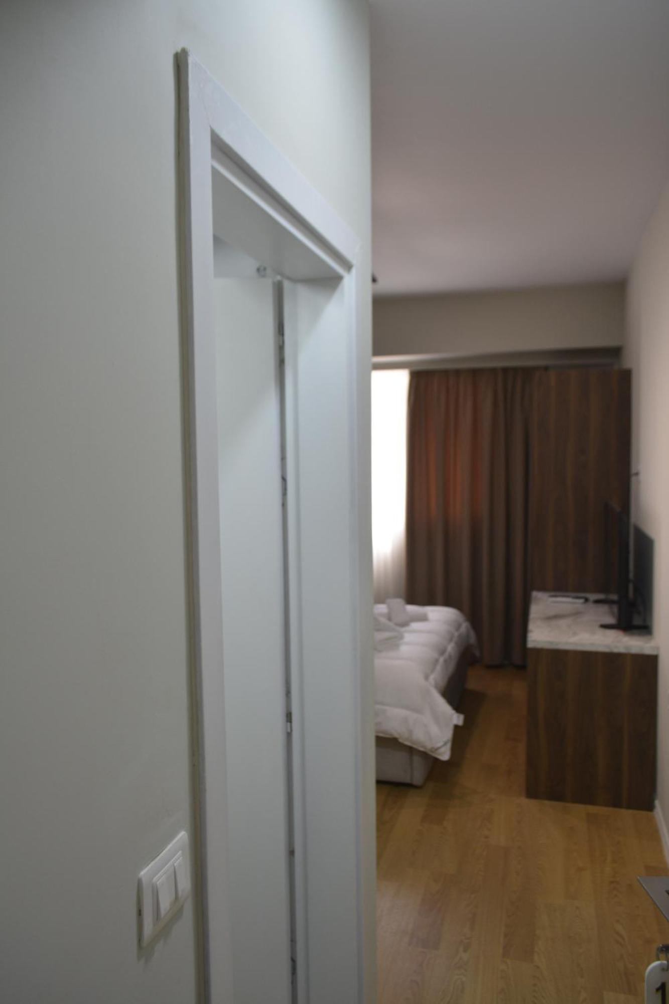 Hotel Her Wlora Zewnętrze zdjęcie