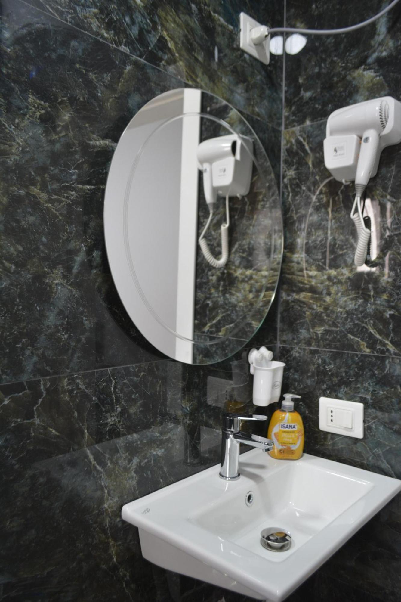 Hotel Her Wlora Zewnętrze zdjęcie