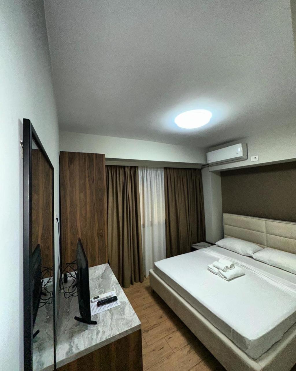 Hotel Her Wlora Zewnętrze zdjęcie