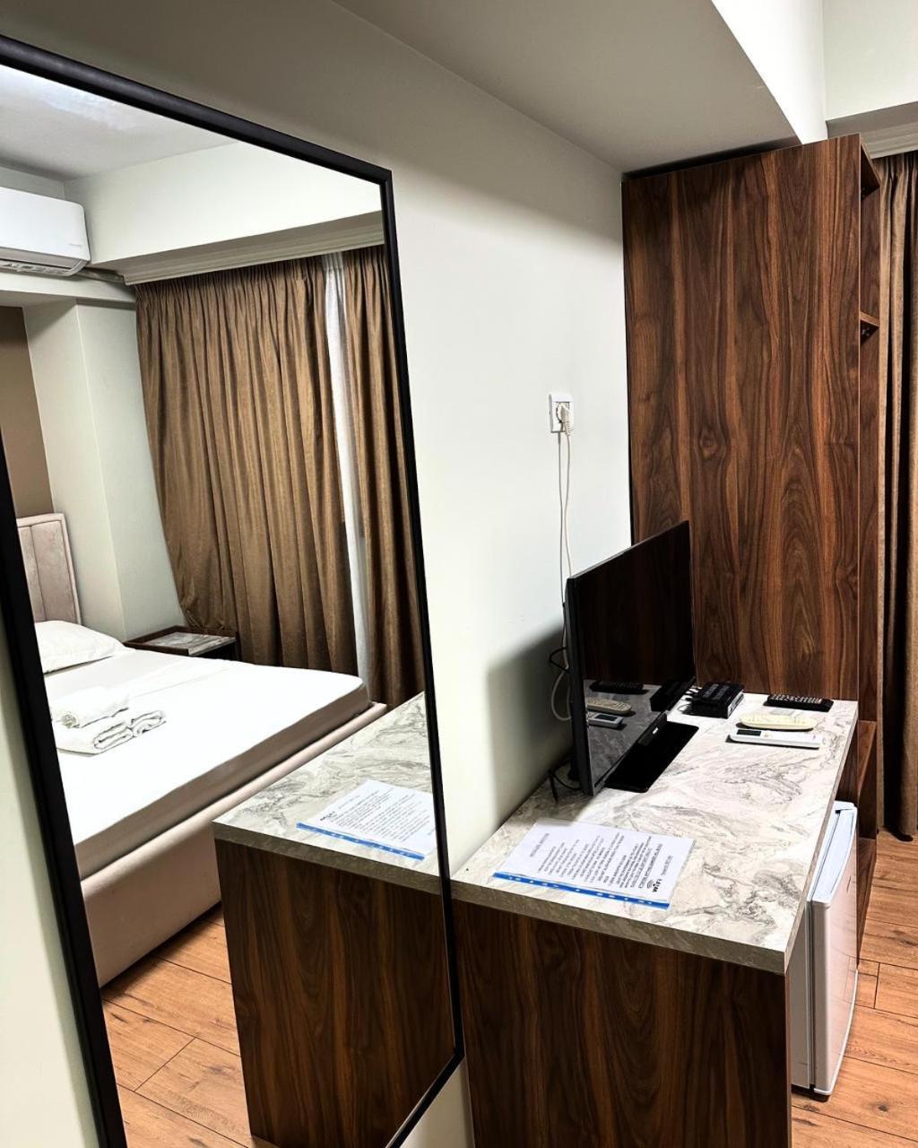 Hotel Her Wlora Zewnętrze zdjęcie