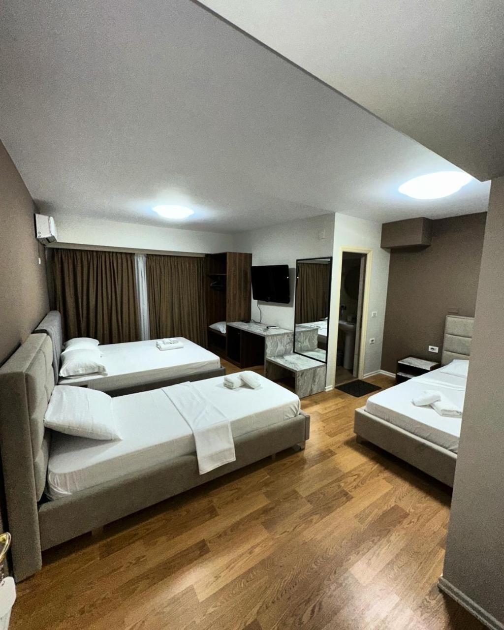 Hotel Her Wlora Zewnętrze zdjęcie