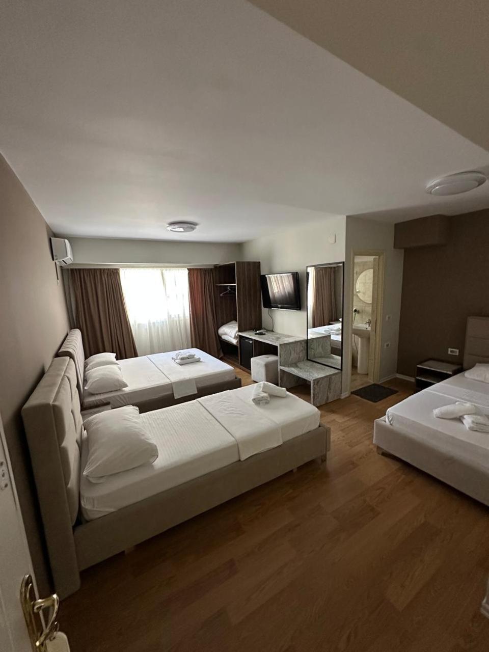Hotel Her Wlora Zewnętrze zdjęcie