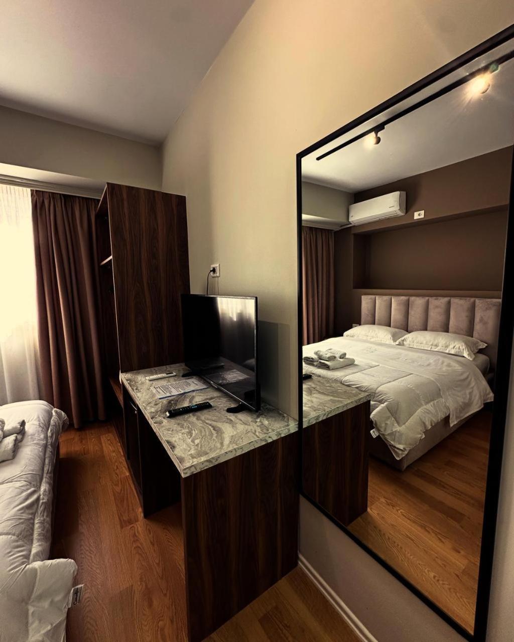 Hotel Her Wlora Zewnętrze zdjęcie