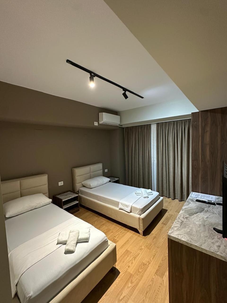 Hotel Her Wlora Zewnętrze zdjęcie