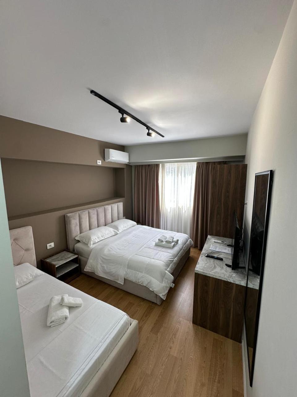 Hotel Her Wlora Zewnętrze zdjęcie