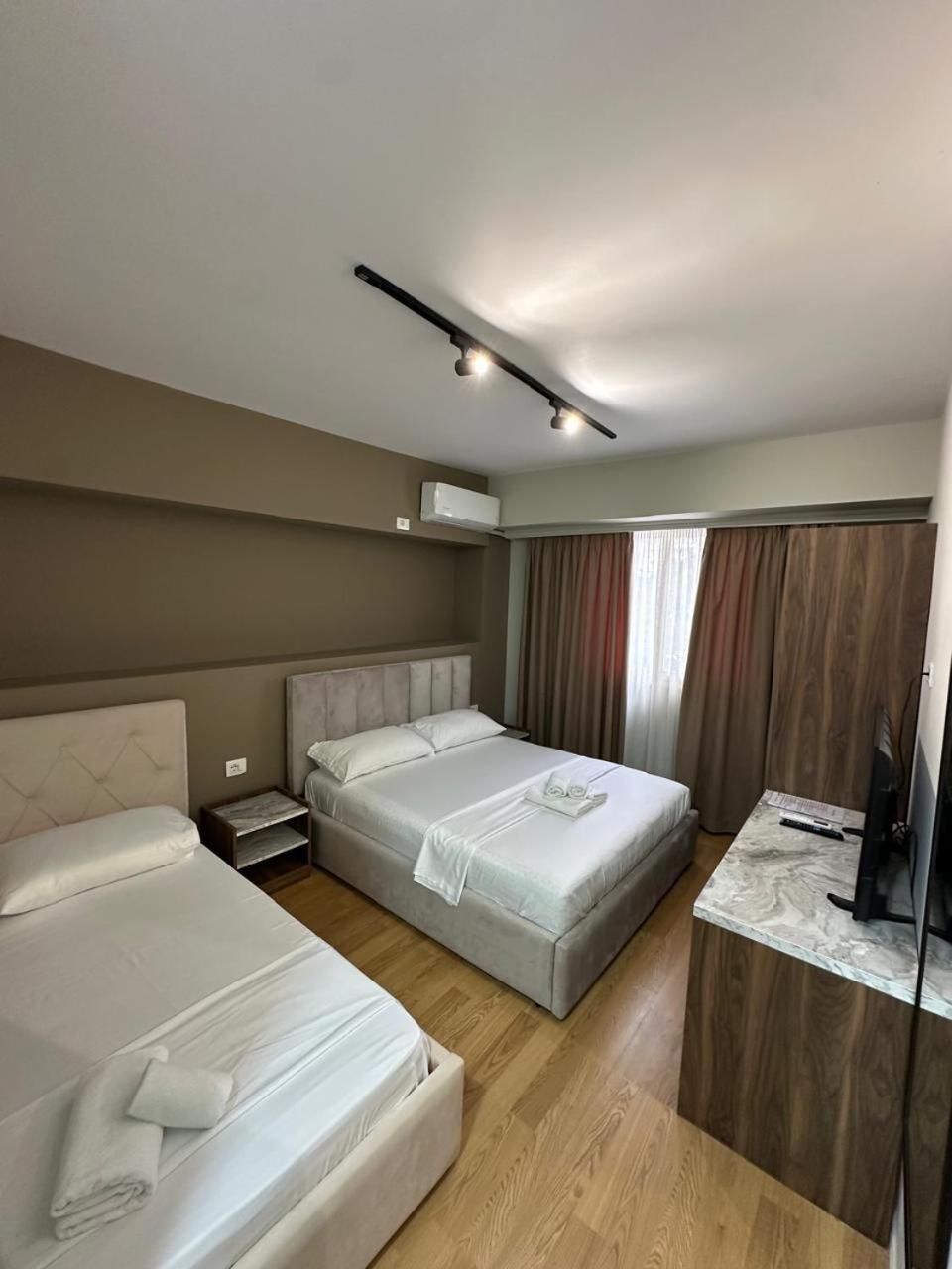 Hotel Her Wlora Zewnętrze zdjęcie